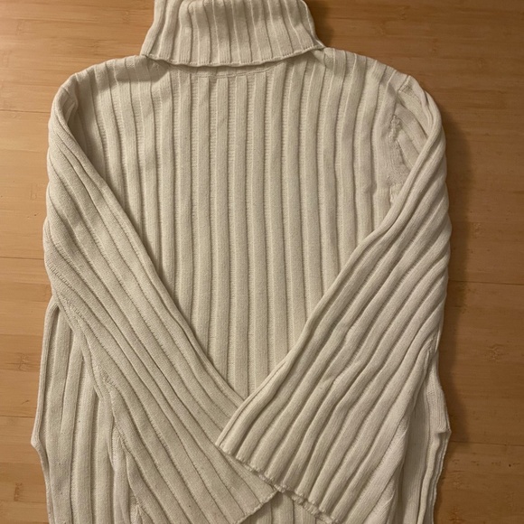 The Curated Ribbed Turtleneck in Ivory, L - Picture 3 of 7